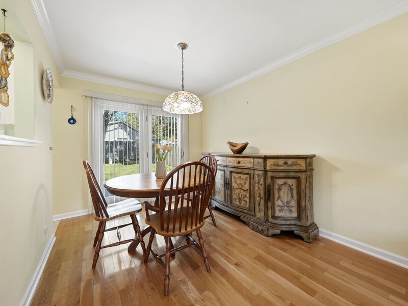 326 Greentree Parkway Libertyville IL 60048