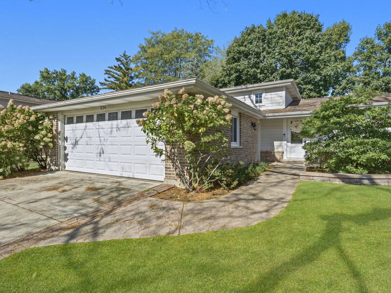 326 Greentree Parkway Libertyville IL 60048