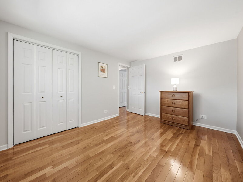 326 Greentree Parkway Libertyville IL 60048