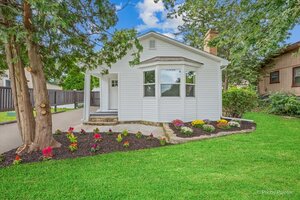 Photo of 23475 N Summit Drive Barrington IL 60010