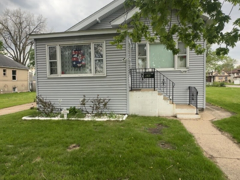 644 Douglas Avenue Calumet City IL 60409