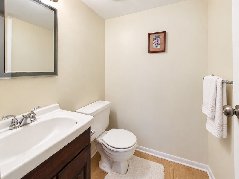 636 Newton Court Schaumburg IL 60194
