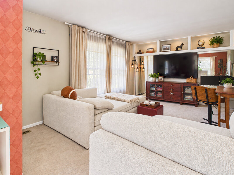 636 Newton Court Schaumburg IL 60194