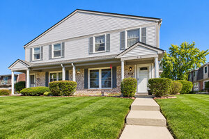 Photo of 636 Newton Court Schaumburg IL 60194 Unit 636