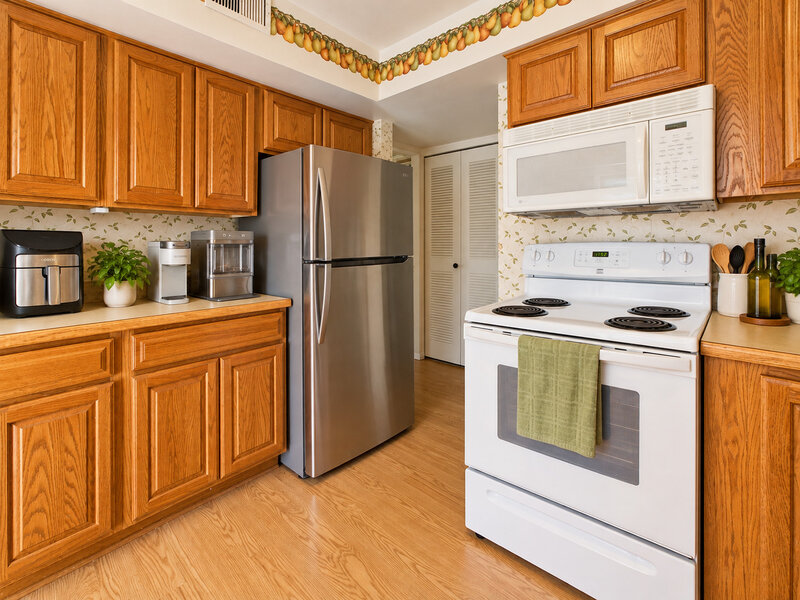 636 Newton Court Schaumburg IL 60194