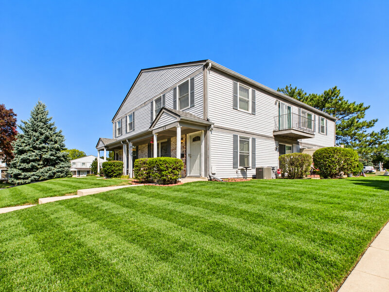 636 Newton Court Schaumburg IL 60194