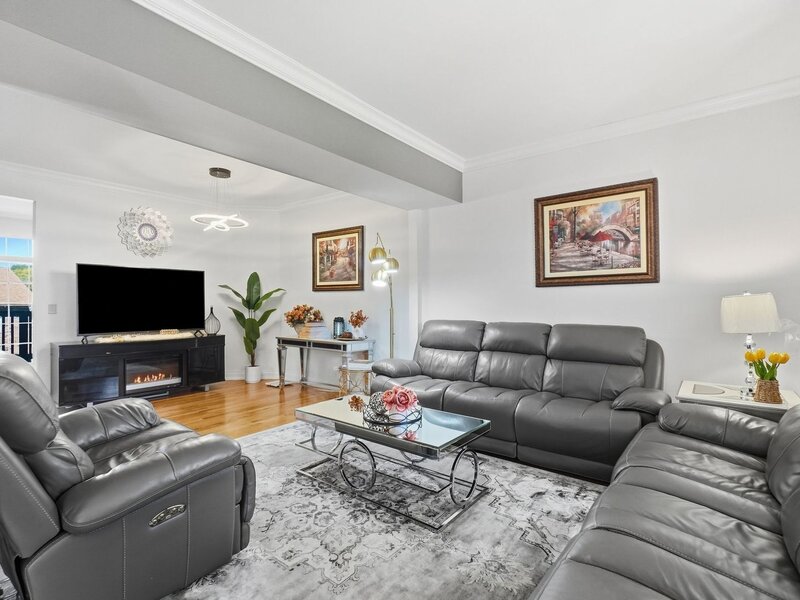 1060 Kufrin Way Lombard IL 60148