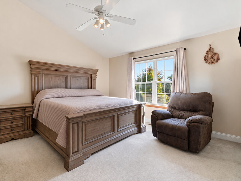 1060 Kufrin Way Lombard IL 60148