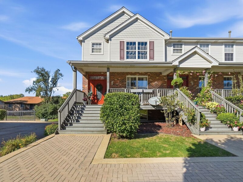 1060 Kufrin Way Lombard IL 60148