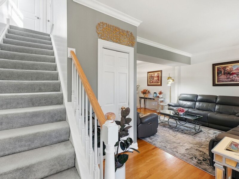 1060 Kufrin Way Lombard IL 60148