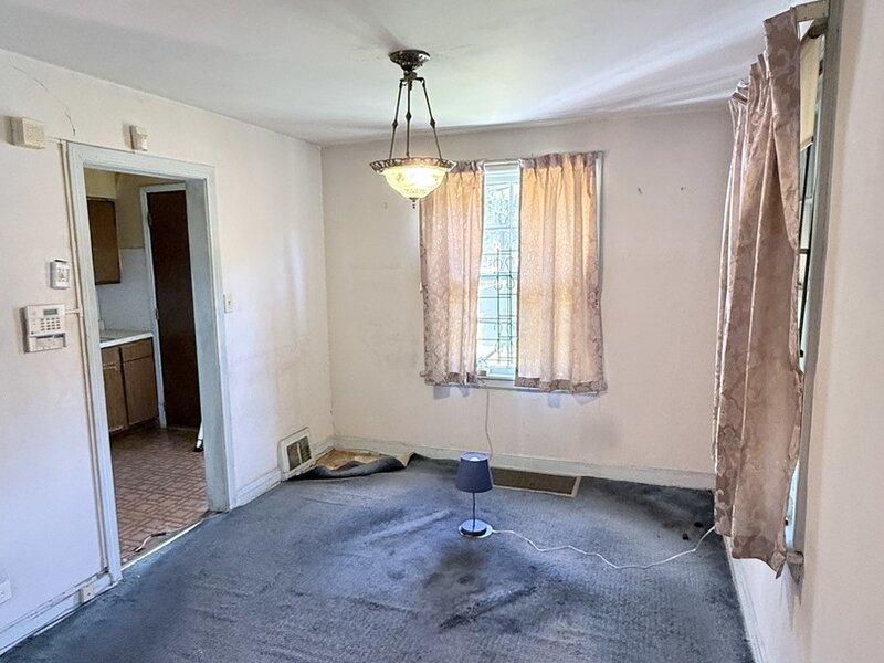 8503 S Saint Lawrence Avenue Chicago IL 60619