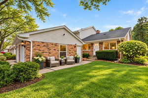 Photo of 2001 Pepper Valley Drive Geneva IL 60134
