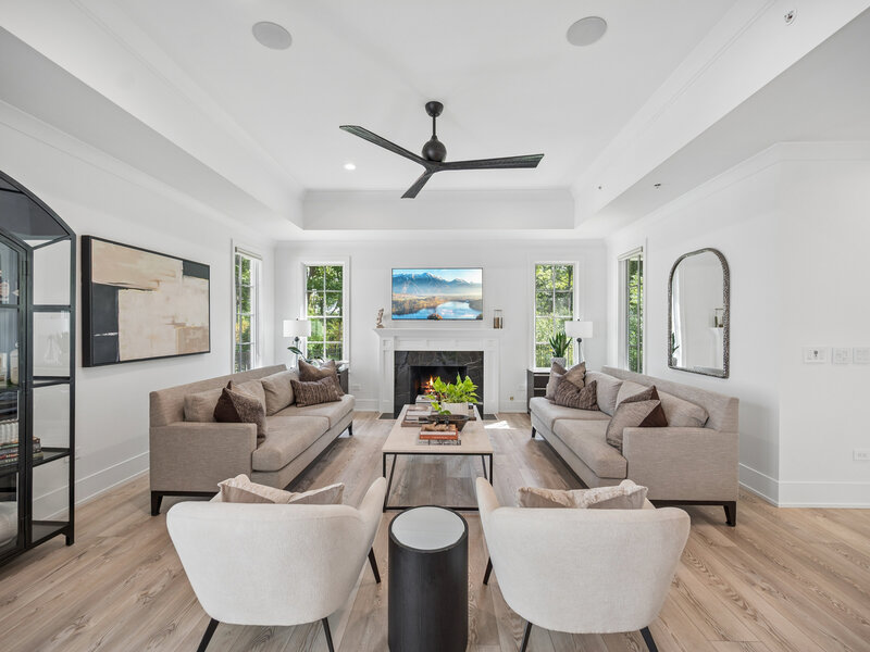 1885 Amberley Court Lake Forest IL 60045