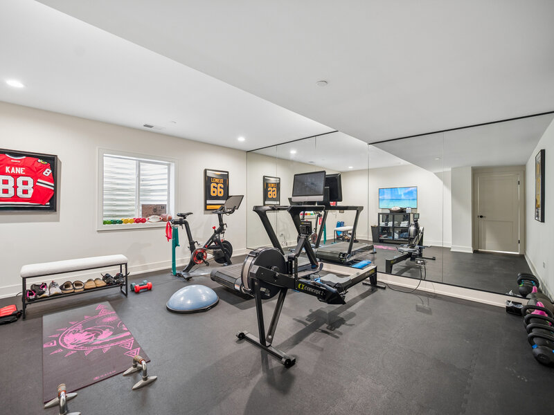 1885 Amberley Court Lake Forest IL 60045
