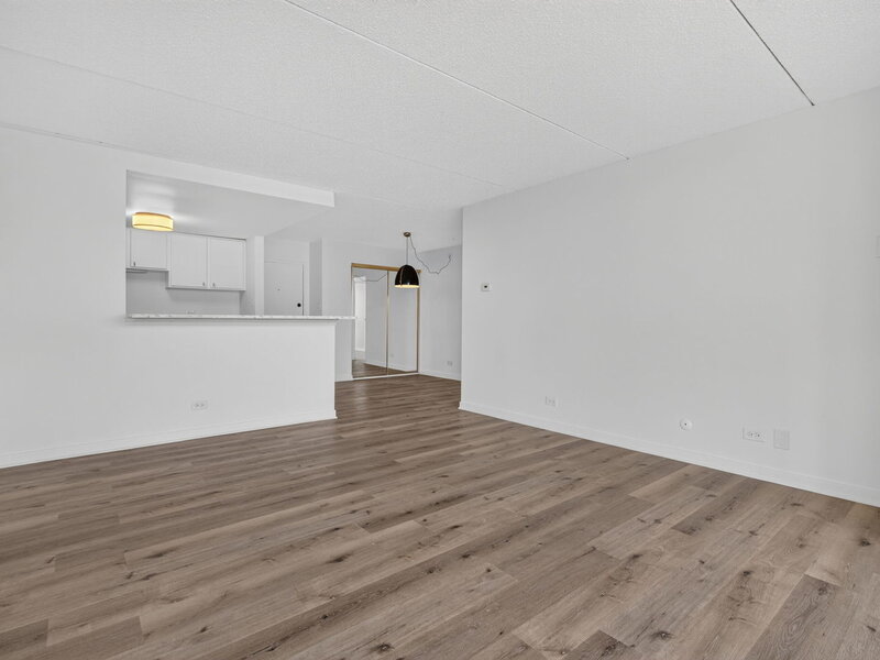 2015 S Finley Road Lombard IL 60148