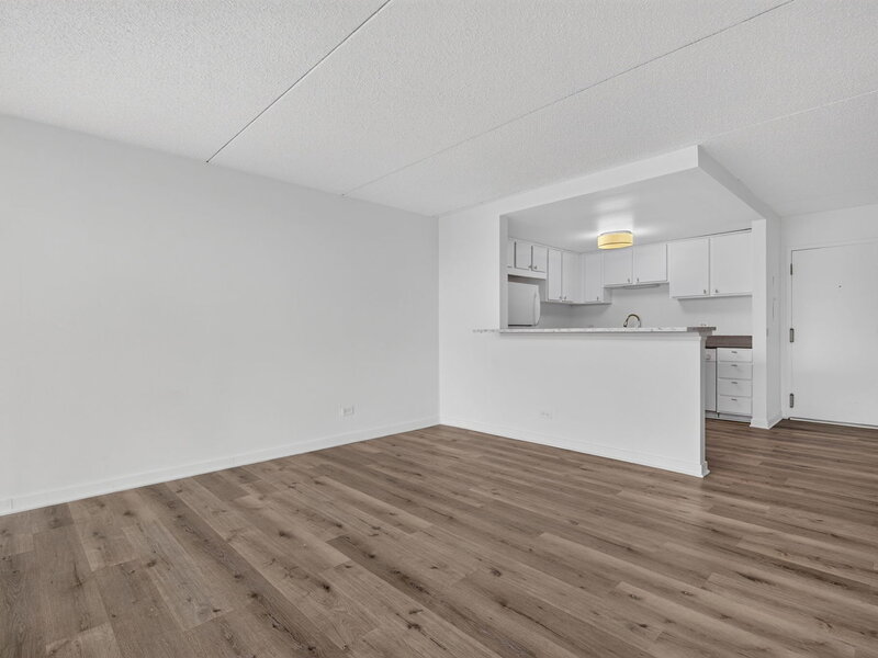2015 S Finley Road Lombard IL 60148