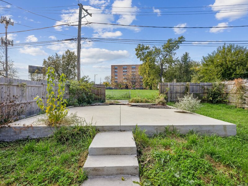 10220 S Indiana Avenue Chicago IL 60628