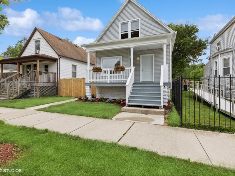 10220 S Indiana Avenue Chicago IL 60628