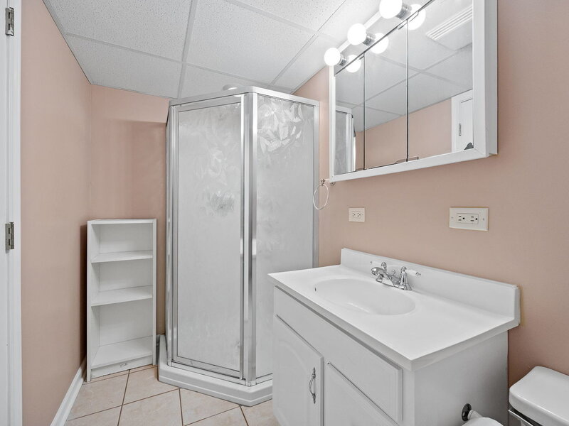 2012 Clover Lane Woodridge IL 60517