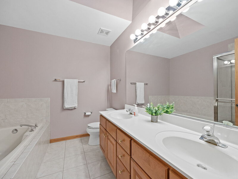 2012 Clover Lane Woodridge IL 60517