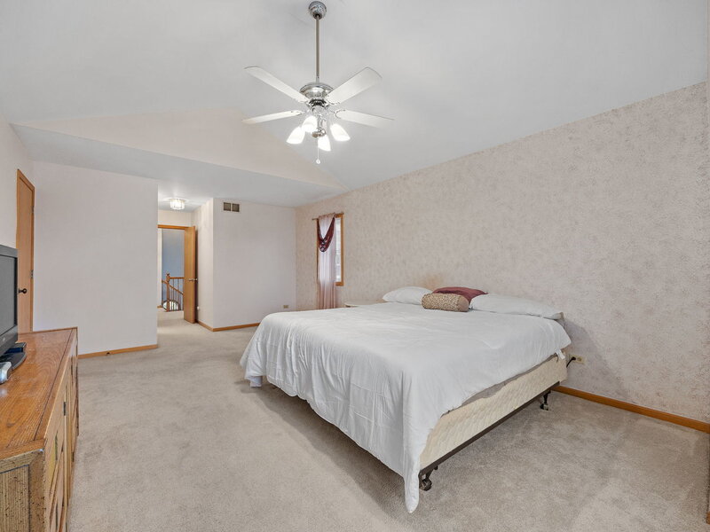 2012 Clover Lane Woodridge IL 60517