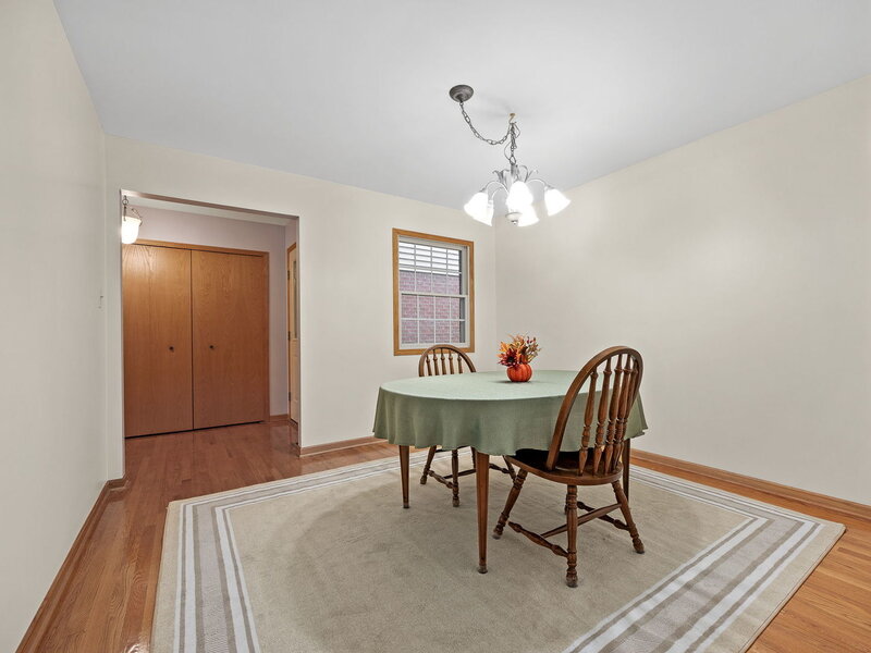 2012 Clover Lane Woodridge IL 60517