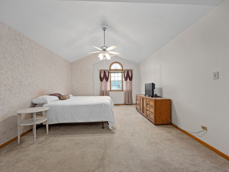 2012 Clover Lane Woodridge IL 60517