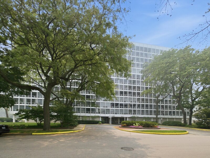 601 E 32nd Street Chicago IL 60616