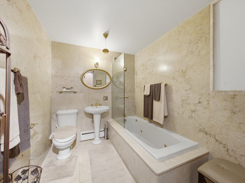 601 E 32nd Street Chicago IL 60616