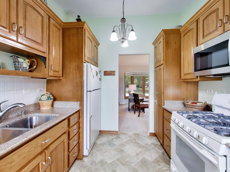 1608 E Jonquil Terrace Arlington Heights IL 60004