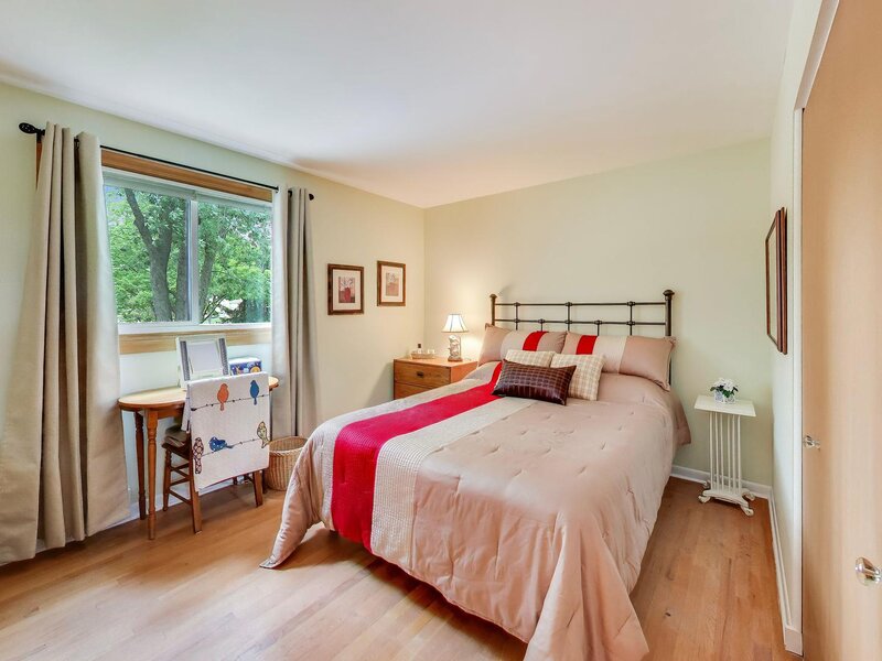 1608 E Jonquil Terrace Arlington Heights IL 60004
