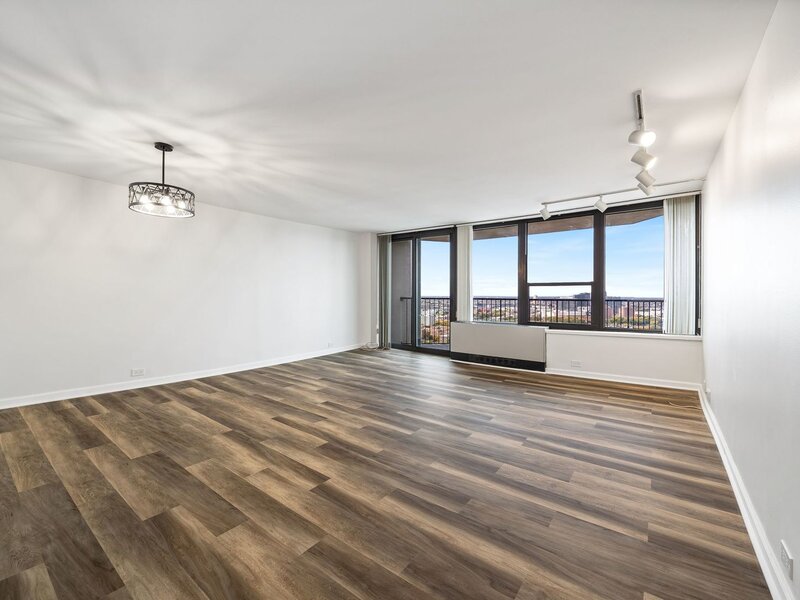 1560 N Sandburg Terrace Chicago IL 60610