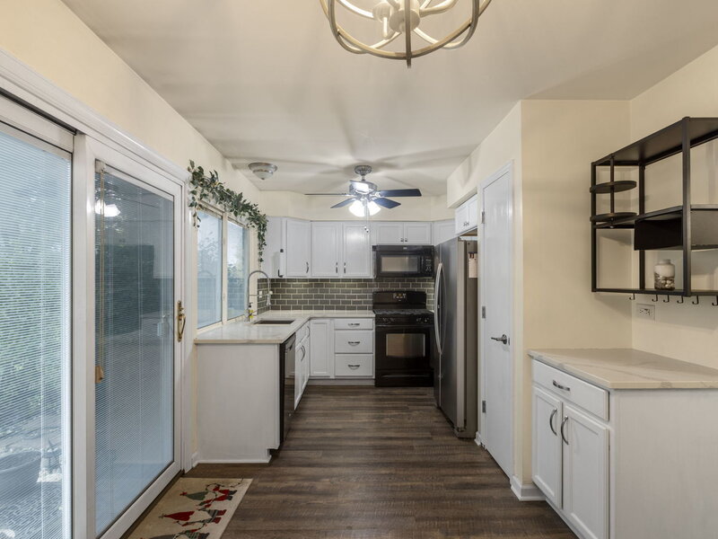 1990 Oxford Lane Hoffman Estates IL 60169