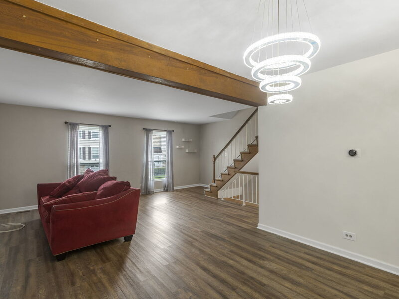 1990 Oxford Lane Hoffman Estates IL 60169