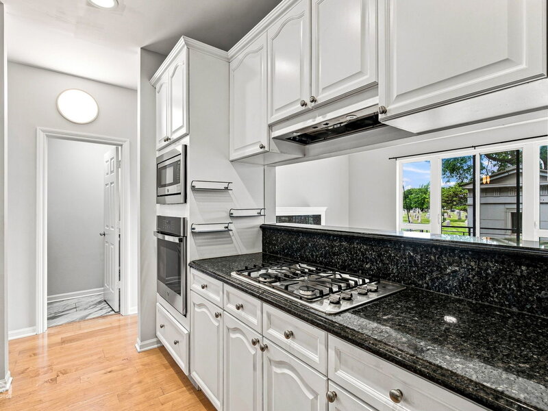 7768 N Sheridan Road Chicago IL 60626