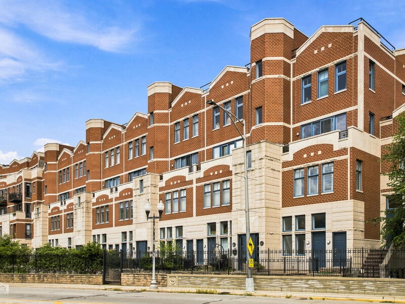 7768 N Sheridan Road Chicago IL 60626