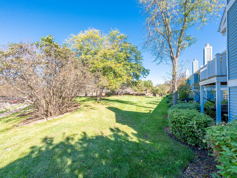 53 Winding Run Lane Streamwood IL 60107