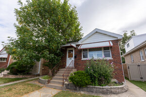 Photo of 2433 S Keystone Avenue North Riverside IL 60546