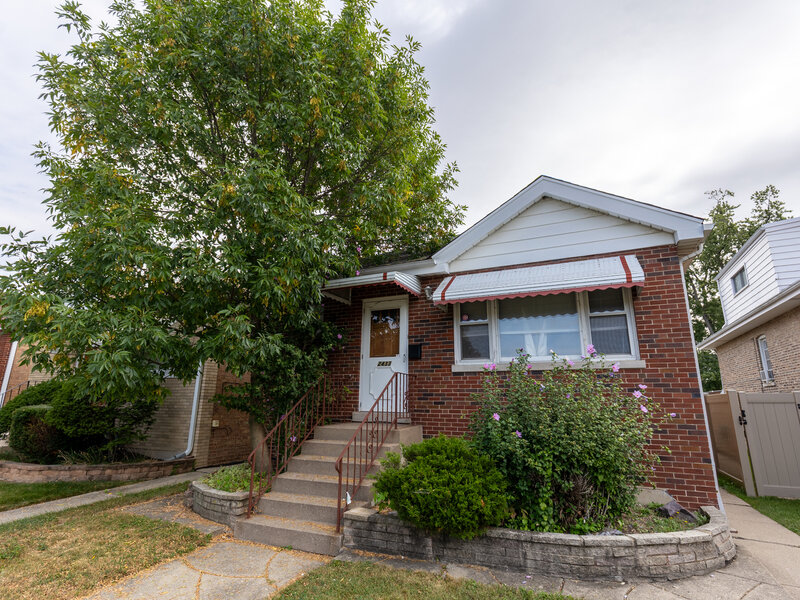 2433 S Keystone Avenue North Riverside IL 60546