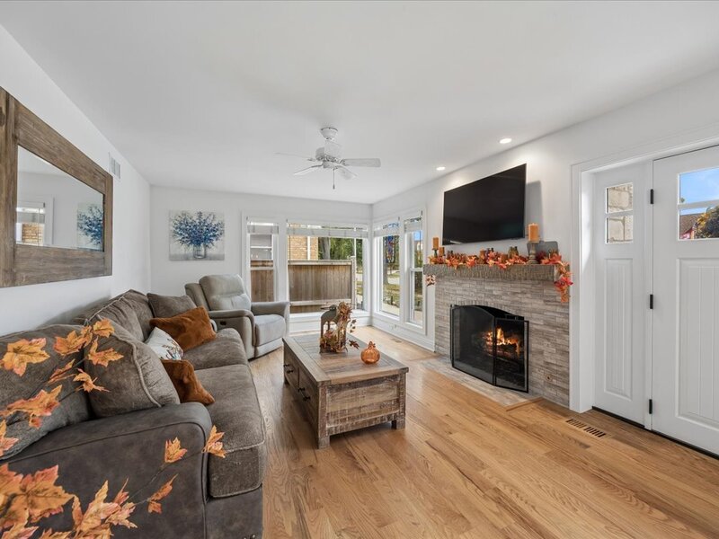 2542 S 6th Avenue North Riverside IL 60546
