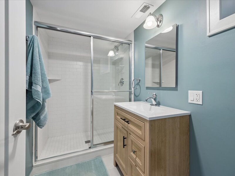 2542 S 6th Avenue North Riverside IL 60546
