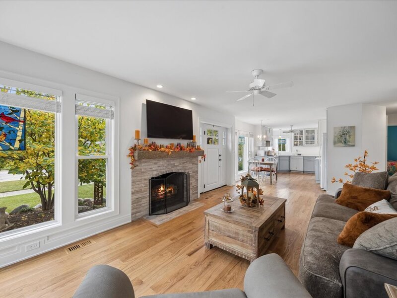 2542 S 6th Avenue North Riverside IL 60546