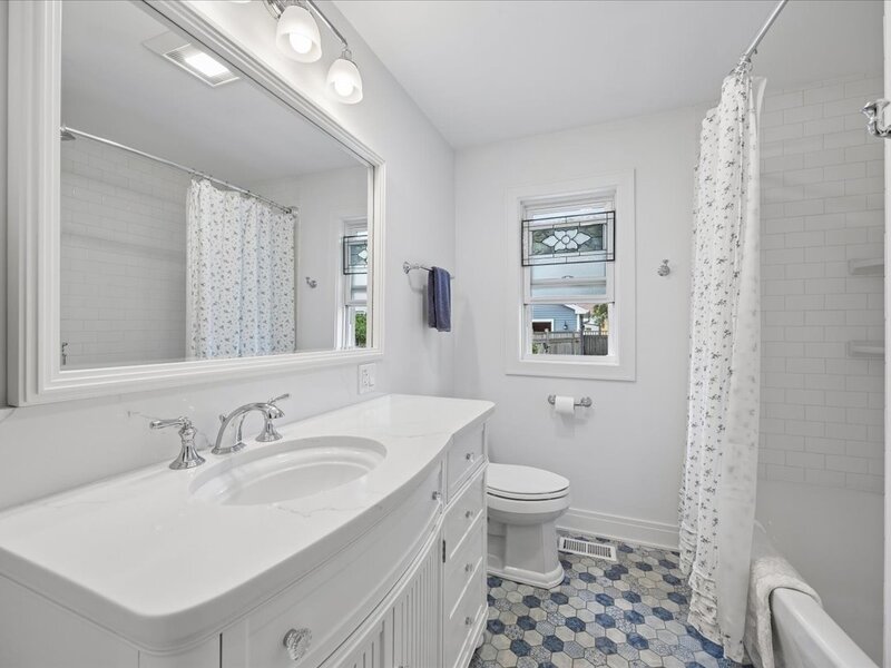 2542 S 6th Avenue North Riverside IL 60546