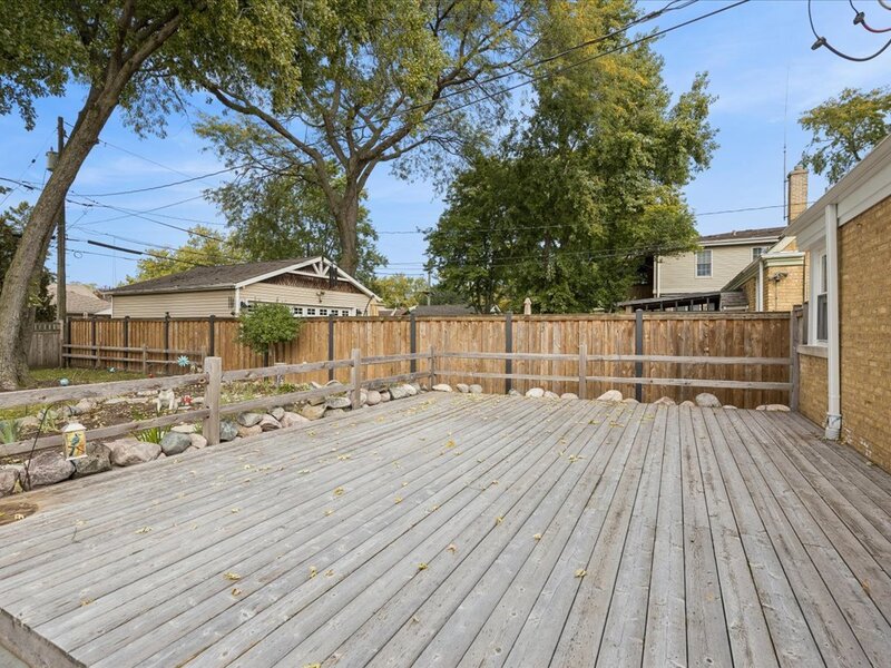 2542 S 6th Avenue North Riverside IL 60546