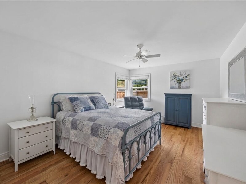 2542 S 6th Avenue North Riverside IL 60546