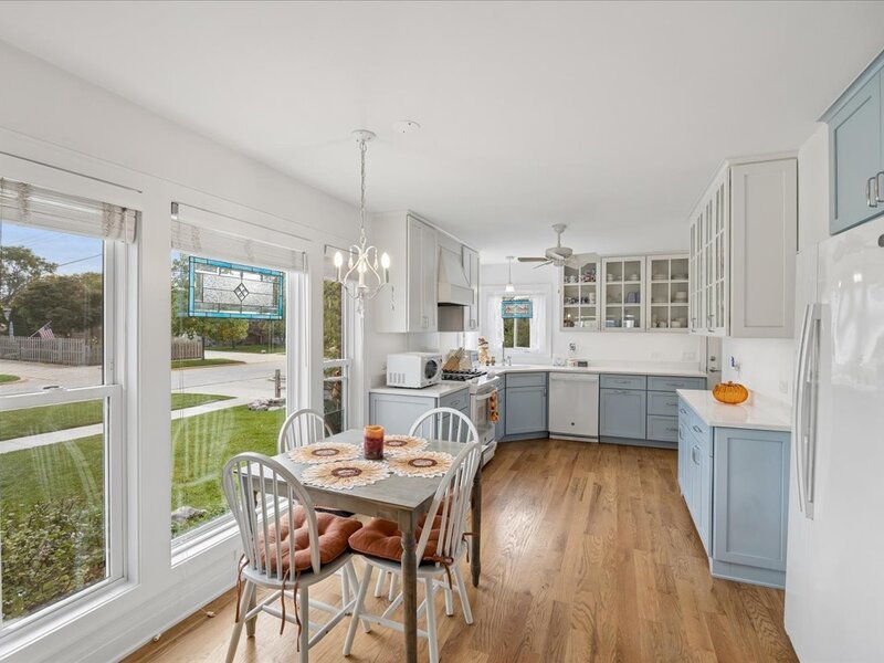 2542 S 6th Avenue North Riverside IL 60546