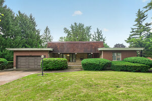 Photo of 100 Forsythe Lane Dekalb IL 60115