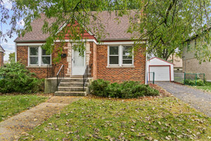 Photo of 10104 S Kildare Avenue Oak Lawn IL 60453