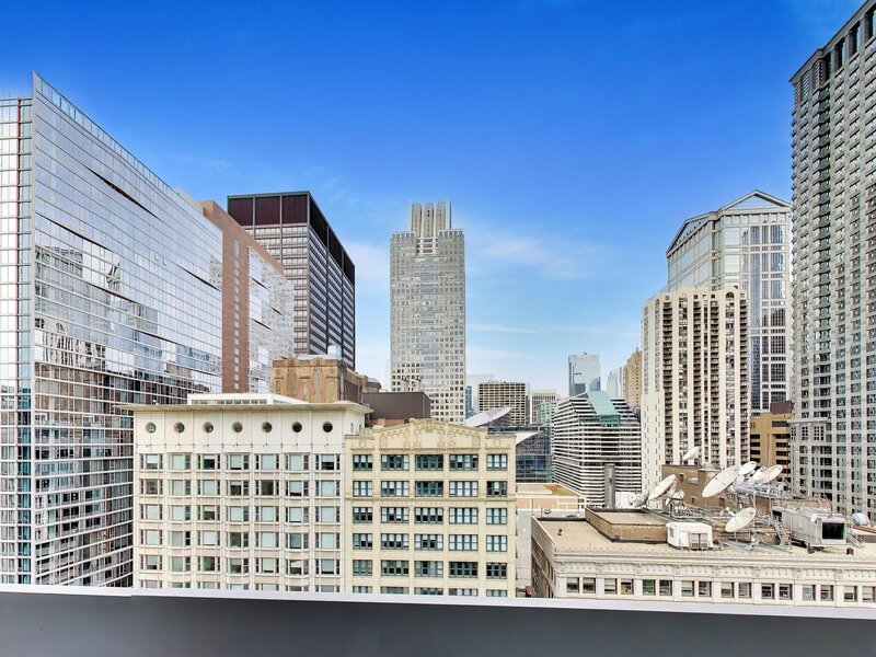 8 E Randolph Street Chicago IL 60601