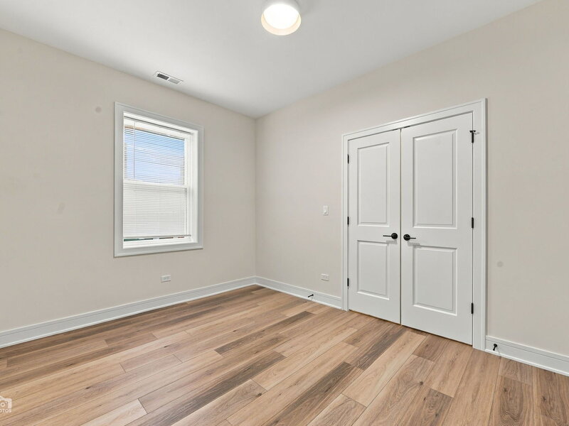4607 S Prairie Avenue Chicago IL 60653